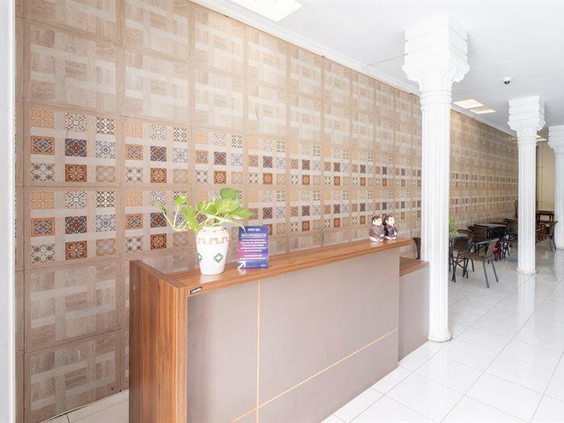Spot On 2419 Rumah Nugraha Hotel Syariah Yogyakarta Buitenkant foto